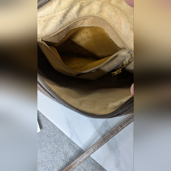 Vintage Authentic GUCCI Crossbody Bag - Picture 7 of 14